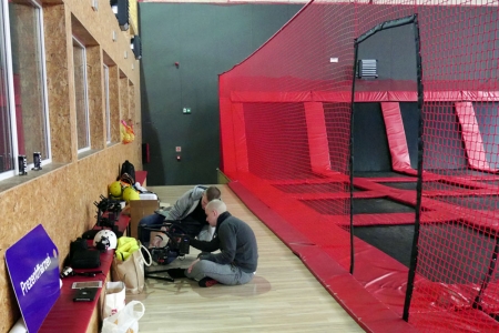 Przygotowania do kręcenia materiału w Parku Trampolin.