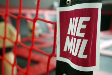 Naklejka Niemul w Parku Trampolin