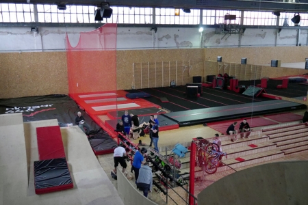 Zdjęcie z górnej rampy w Hangarze 646.