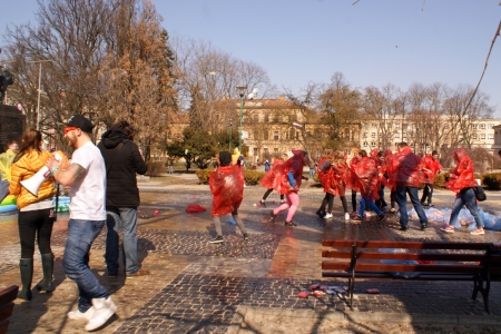 Pierwsze kadry wodnej bitwy , balony latają
